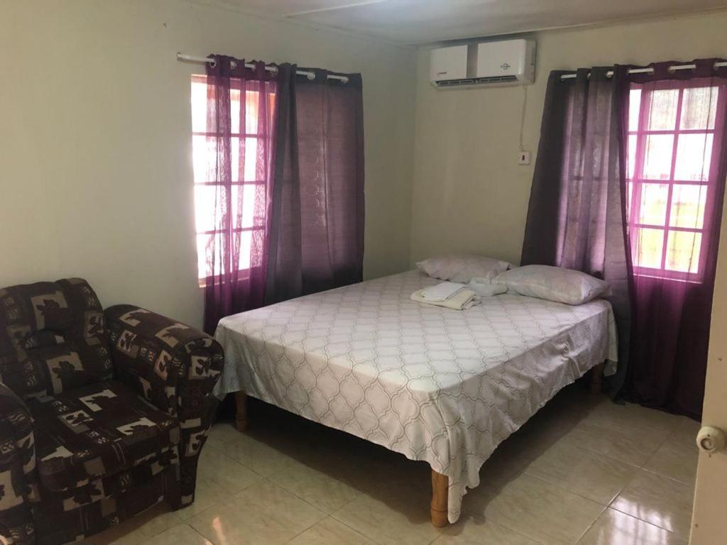 Apartments@West Village 4- Studio Montego Bay Exterior foto